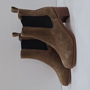Steve Madden Rockwell Chelsea Booties in Cognac Suede